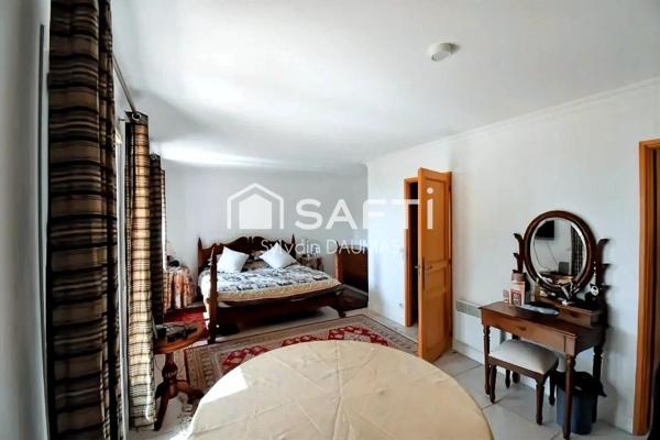 EXCEPTIONNELLE MAISON AVEC VUE PANORAMIQUE SUR LA RADE DE TOULON