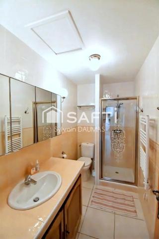 EXCEPTIONNELLE MAISON AVEC VUE PANORAMIQUE SUR LA RADE DE TOULON