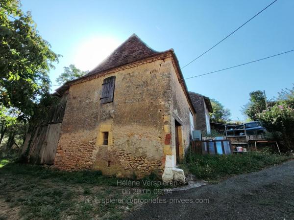 GRANGE  A RESTAURER SUR UN TERRAIN 508 M2