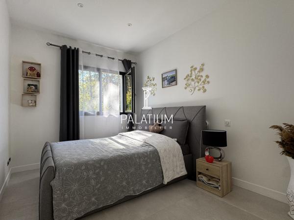 Maison contemporaine de plain-pied – 4 chambres – vue montagne et cadre verdoyant