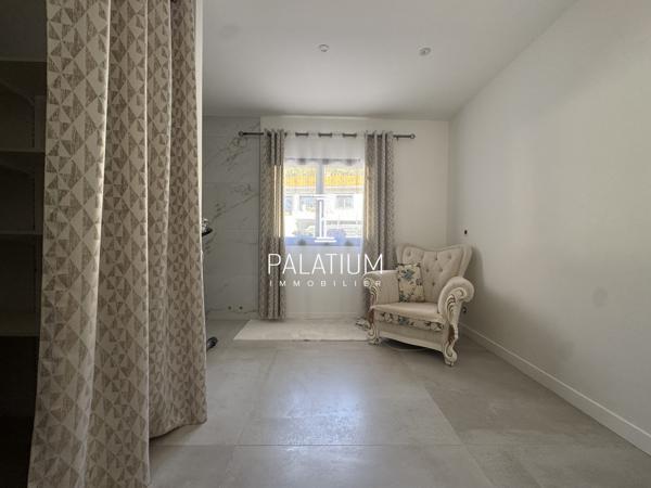 Maison contemporaine de plain-pied – 4 chambres – vue montagne et cadre verdoyant