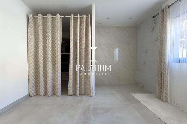 Maison contemporaine de plain-pied – 4 chambres – vue montagne et cadre verdoyant