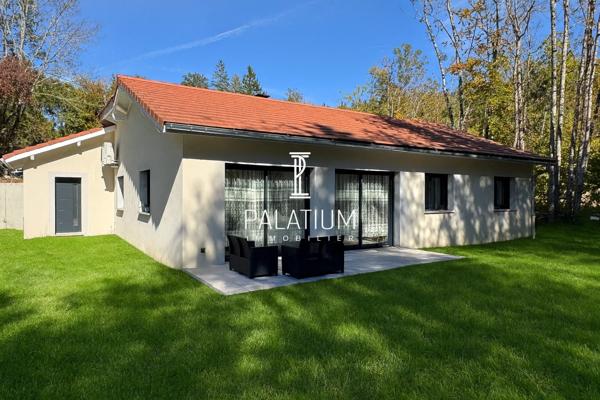 Maison contemporaine de plain-pied – 4 chambres – vue montagne et cadre verdoyant
