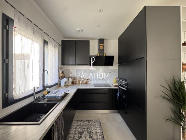 Maison contemporaine de plain-pied – 4 chambres – vue montagne et cadre verdoyant