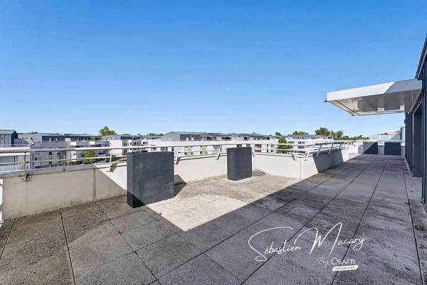 T3 dernier étage - terrasse 105 m² et 2 places de parkings