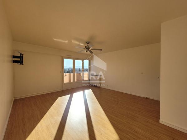 LOCATION PAU CENTRE : Appartement T4 de 85 m² avec garage et balcon