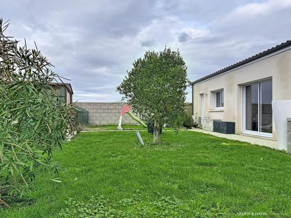 Maison contemporaine de plain-pied 3 chambres, garage, jardin