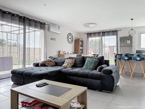 Maison contemporaine de plain-pied 3 chambres, garage, jardin