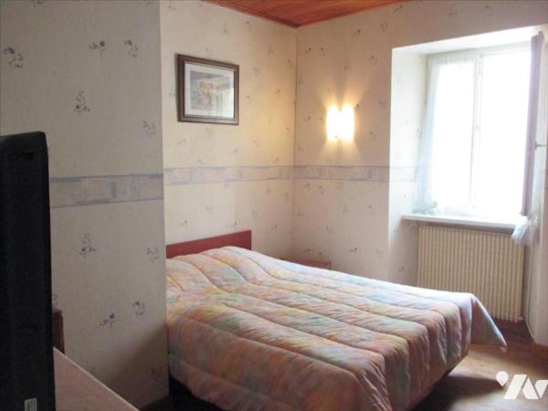 MAISON 4 CHAMBRES A BAULAY