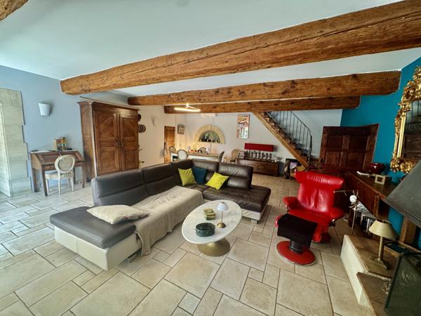 Maison Orange 9 pièce(s) 255 m2 Orange (84100)