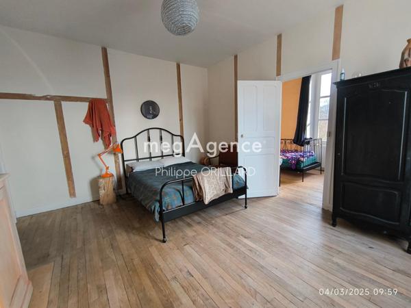 Maison à SAINTE-GEMMES-D'ANDIGNE, 49500 - 22 pièces 357m²