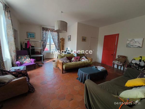 Maison à SAINTE-GEMMES-D'ANDIGNE, 49500 - 22 pièces 357m²