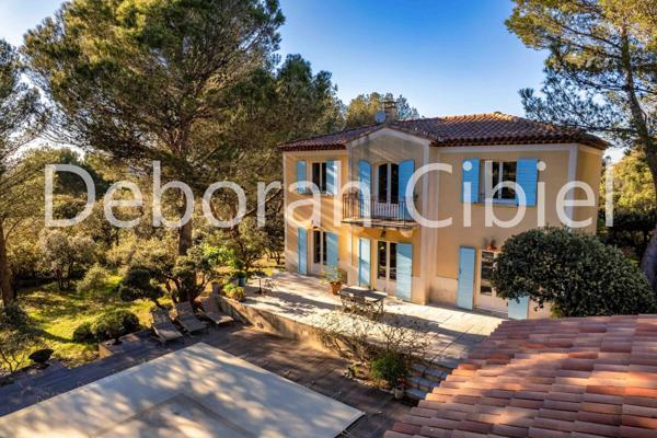 Propriété  composée de deux villas  sur agréable parcelle avec piscine