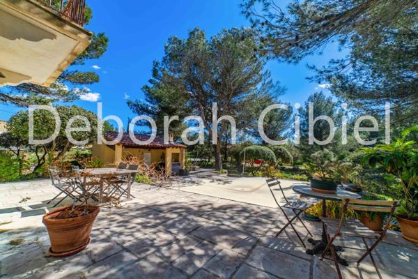 Propriété  composée de deux villas  sur agréable parcelle avec piscine