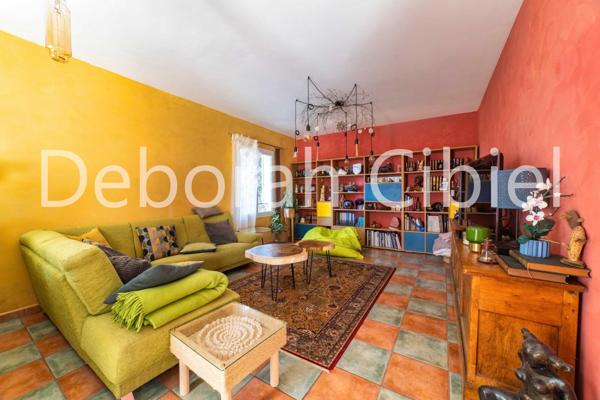 Propriété  composée de deux villas  sur agréable parcelle avec piscine