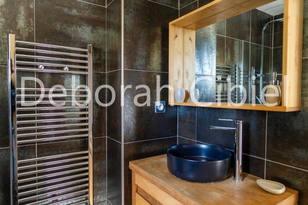 Propriété  composée de deux villas  sur agréable parcelle avec piscine