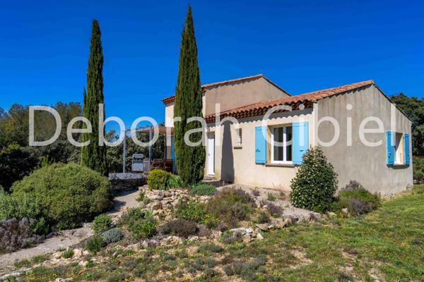 Propriété  composée de deux villas  sur agréable parcelle avec piscine