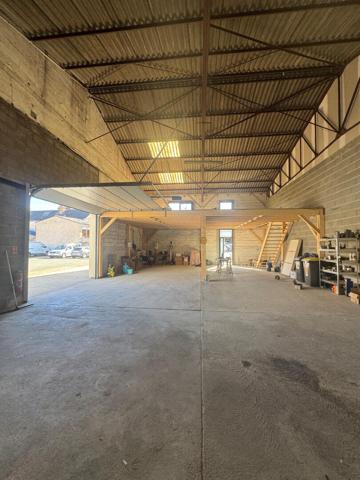 À VENDRE Local d'activité de 220 m2 Zone industrielle très recherchée ? Proche Gaston Birgé Angers