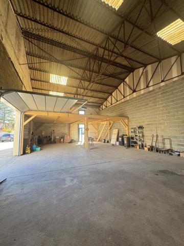 À VENDRE Local d'activité de 220 m2 Zone industrielle très recherchée ? Proche Gaston Birgé Angers