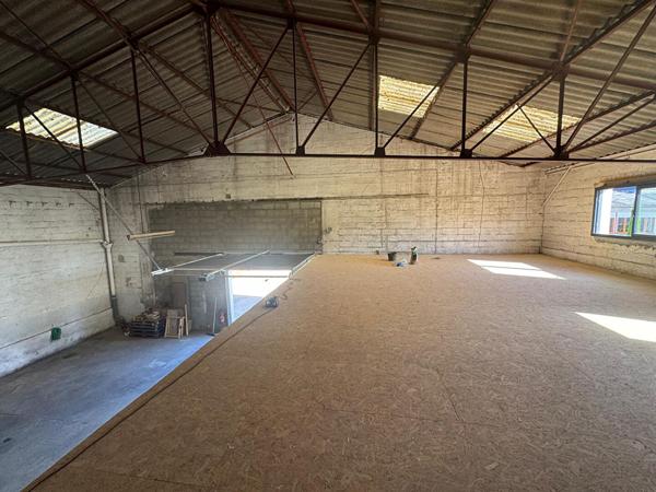 À VENDRE Local d'activité de 220 m2 Zone industrielle très recherchée ? Proche Gaston Birgé Angers