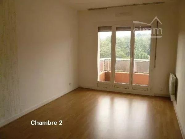APPARTEMENT F4 de 89.24 m2 dans résidence. 4ème et dernier étage avec ascenseur.