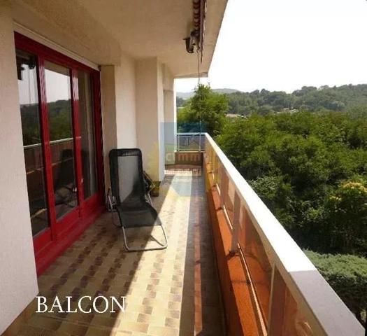 APPARTEMENT F4 de 89.24 m2 dans résidence. 4ème et dernier étage avec ascenseur.
