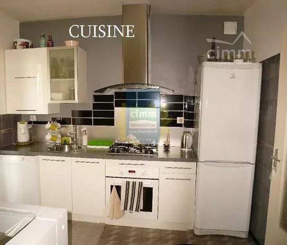 APPARTEMENT F4 de 89.24 m2 dans résidence. 4ème et dernier étage avec ascenseur.