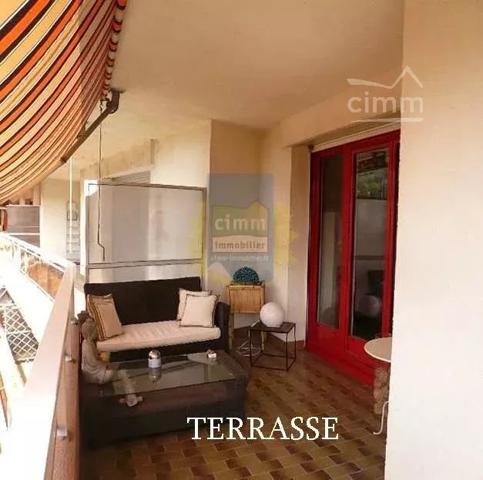 APPARTEMENT F4 de 89.24 m2 dans résidence. 4ème et dernier étage avec ascenseur.
