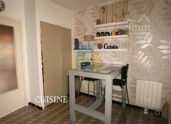 APPARTEMENT F4 de 89.24 m2 dans résidence. 4ème et dernier étage avec ascenseur.