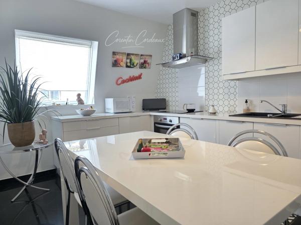 Appartement F3 lumineux au dernier étage avec loggia plein ouest, parking et cave