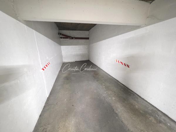 Appartement F3 lumineux au dernier étage avec loggia plein ouest, parking et cave