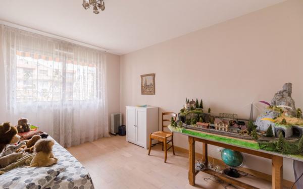 Appartement à vendre    4 pièces • 108,68 m2 Lyon 6