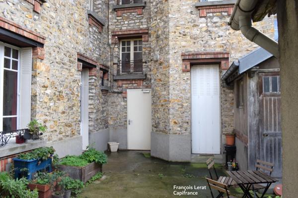 Dpt Val d'Oise (95), à vendre ENGHIEN LES BAINS - Quartier résidentiel Barre d'Ormesson - appartement T2 de 46,42 m² - 249 000 € HAI