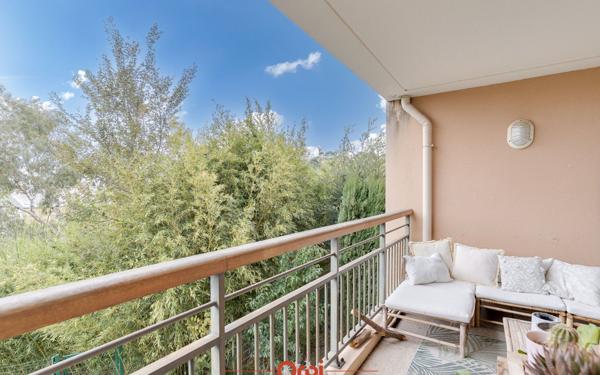 Appartement à louer    3 pièces • 63 m2 Marseille 12