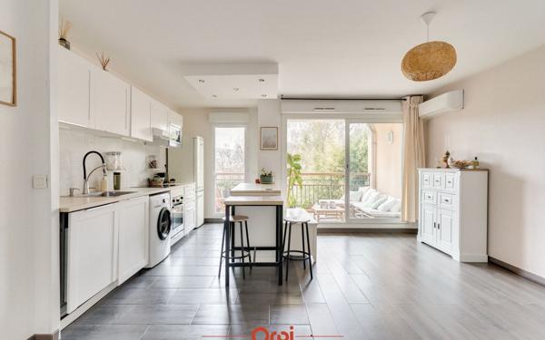 Appartement à louer    3 pièces • 63 m2 Marseille 12