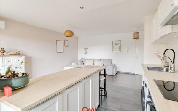 Appartement à louer    3 pièces • 63 m2 Marseille 12