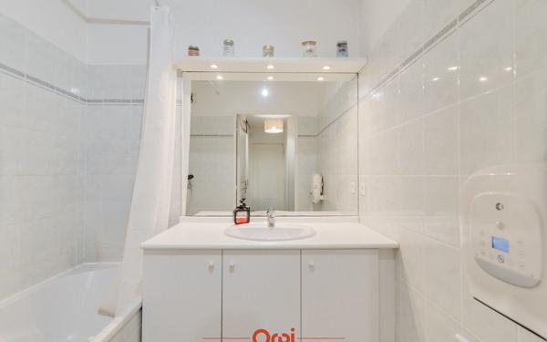 Appartement à louer    3 pièces • 63 m2 Marseille 12