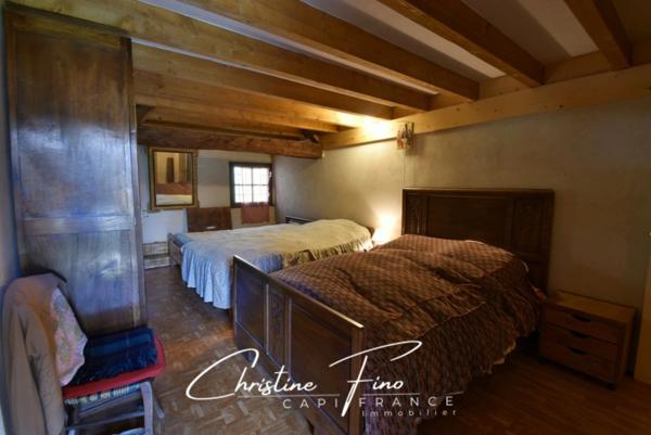 SERRE CHEVALIER - CHALET D'ALPAGE AU COEUR DU DOMAINE SKIABLE