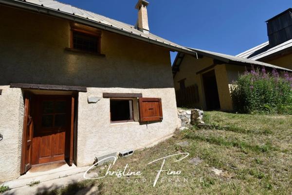 SERRE CHEVALIER - CHALET D'ALPAGE AU COEUR DU DOMAINE SKIABLE