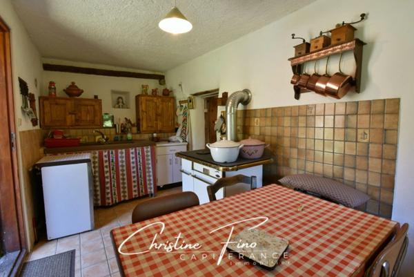 SERRE CHEVALIER - CHALET D'ALPAGE AU COEUR DU DOMAINE SKIABLE