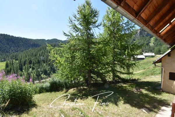 SERRE CHEVALIER - CHALET D'ALPAGE AU COEUR DU DOMAINE SKIABLE