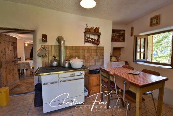 SERRE CHEVALIER - CHALET D'ALPAGE AU COEUR DU DOMAINE SKIABLE