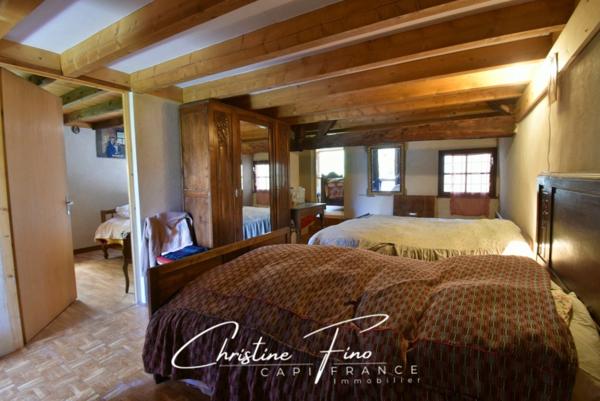 SERRE CHEVALIER - CHALET D'ALPAGE AU COEUR DU DOMAINE SKIABLE