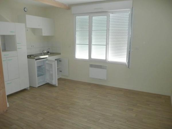 Immeuble de rapport proposant 9 logements : 4 studio, 3 T2, 1 T1bis et un T3 avec vue sur patio