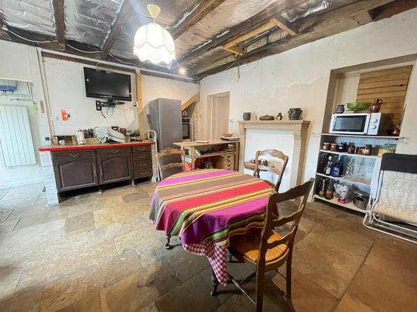 Maison de ville au centre de Jussey