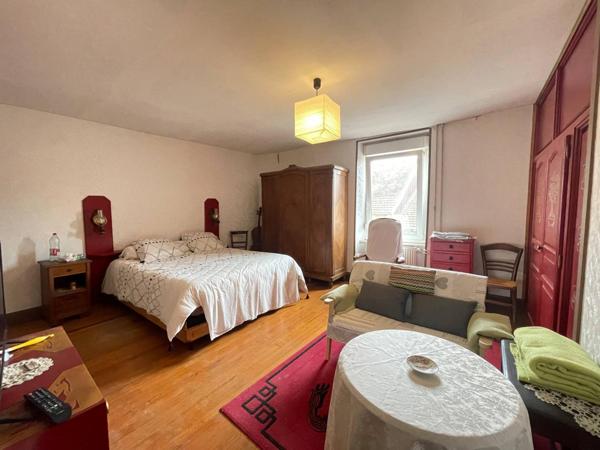 Maison de ville au centre de Jussey