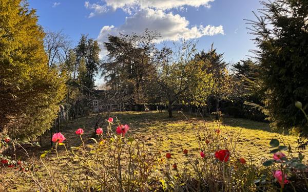 Maison à vendre    8 pièces • 371 m2 Nantes