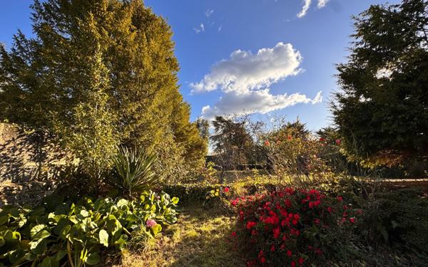 Maison à vendre    8 pièces • 371 m2 Nantes