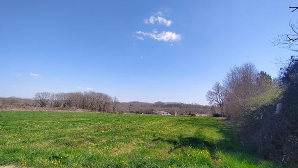 Beau terrain constructible avec vue sur la campagne