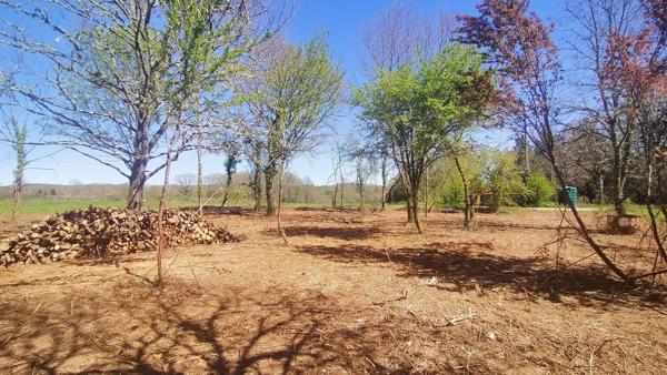 Beau terrain constructible avec vue sur la campagne